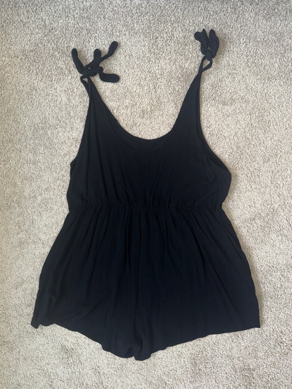 SHEIN Black Tie-Shoulder Romper